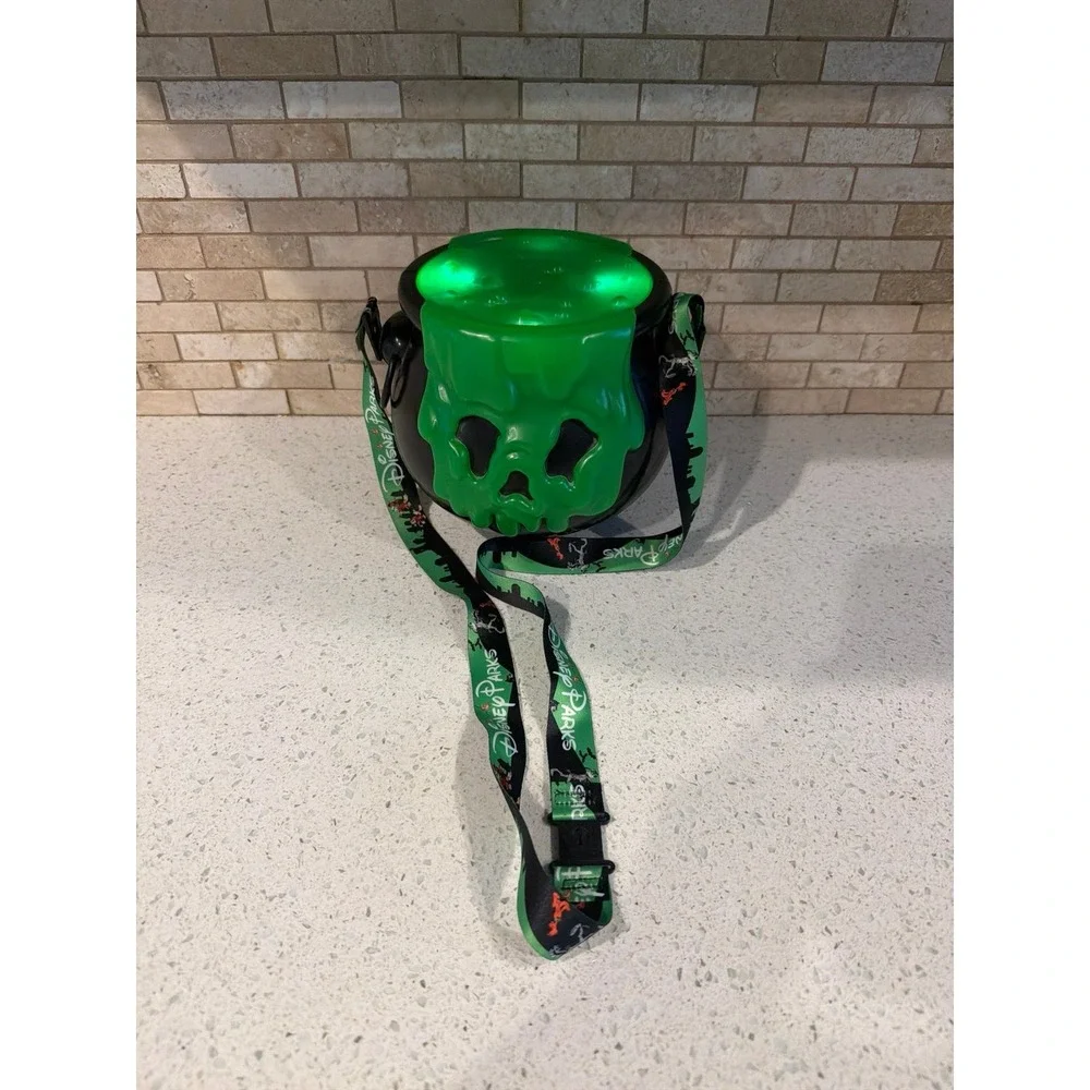 2018 Disney Parks Poison Apple Cauldron Halloween Popcorn Bucket with‎ Lights